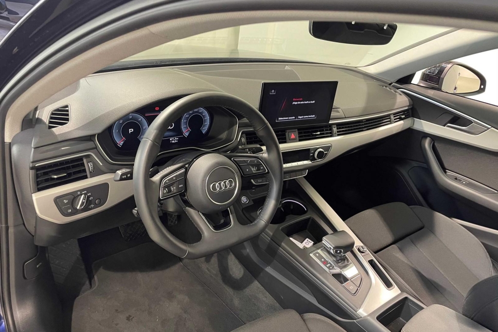 Audi A4 2020 фото 1