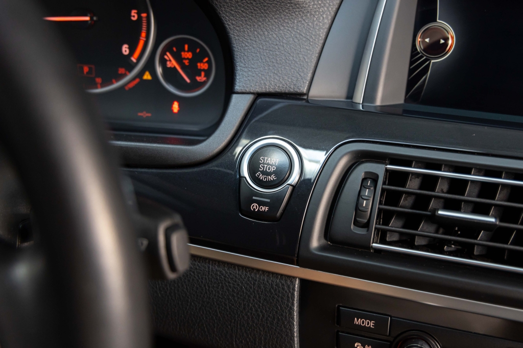 BMW 5 Series 2015 photo 20