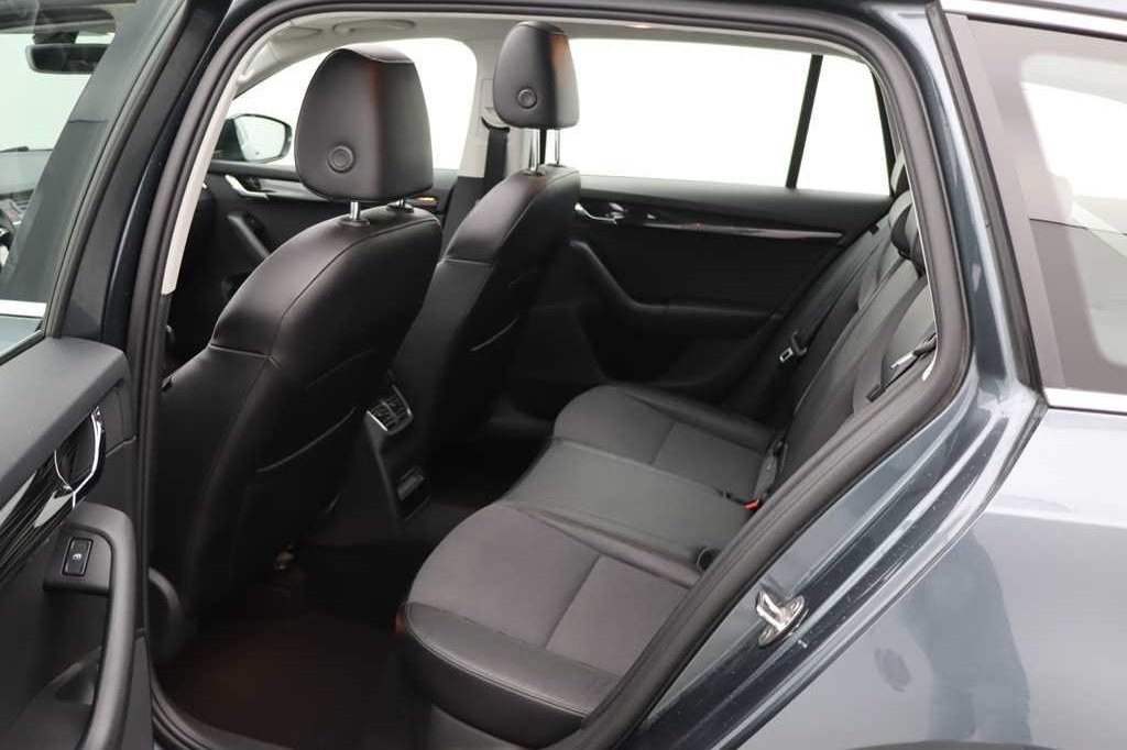 Skoda Octavia Combi 2018 photo 1