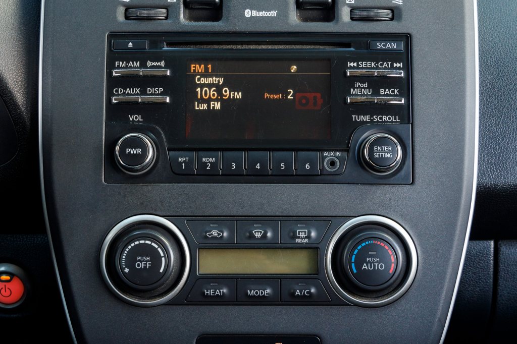 Nissan Leaf S 2013 photo 11