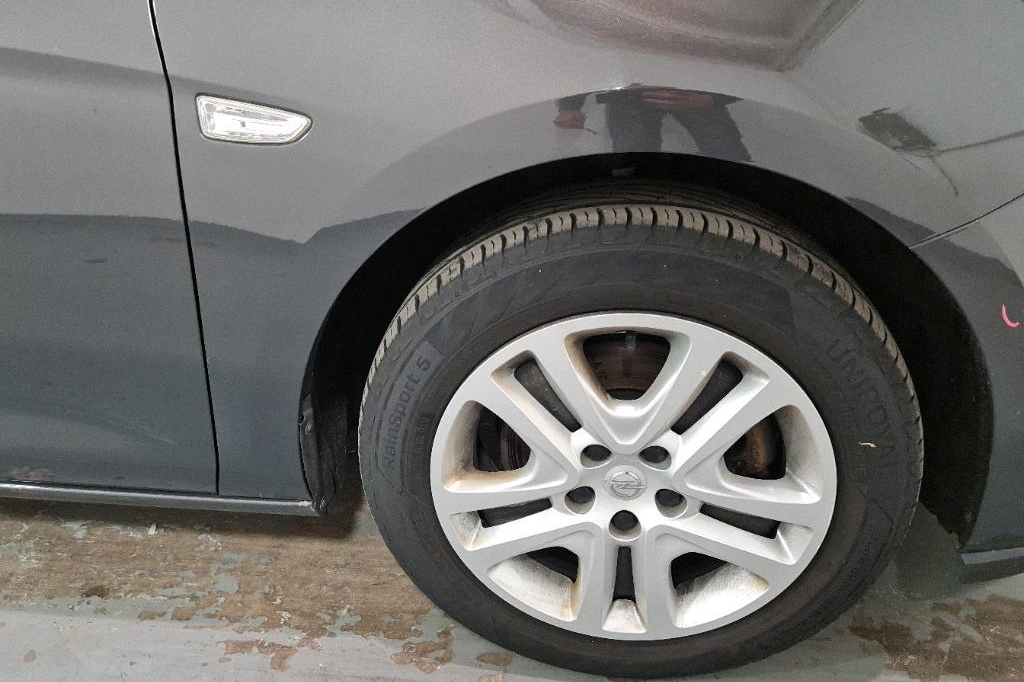 Opel Astra Sports Tourer 2016 фото 30