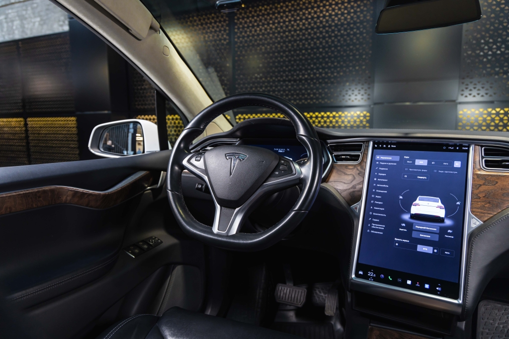 Tesla Model X 75D 2017 фото 29