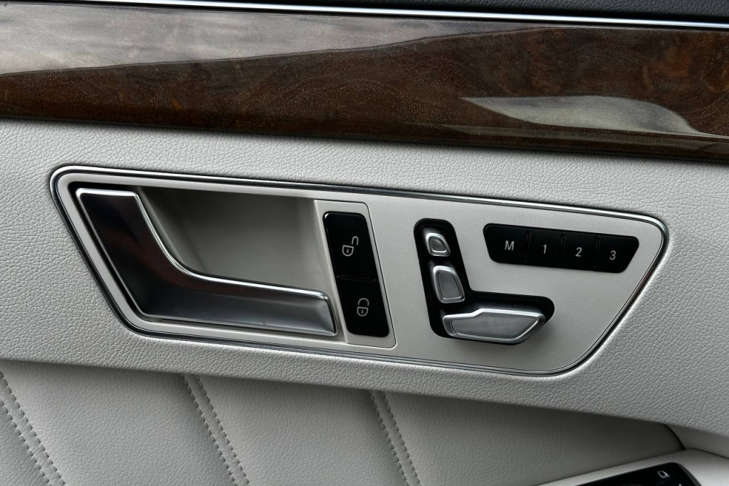 Mercedes-Benz E-Class 2015 4Matic фото 9