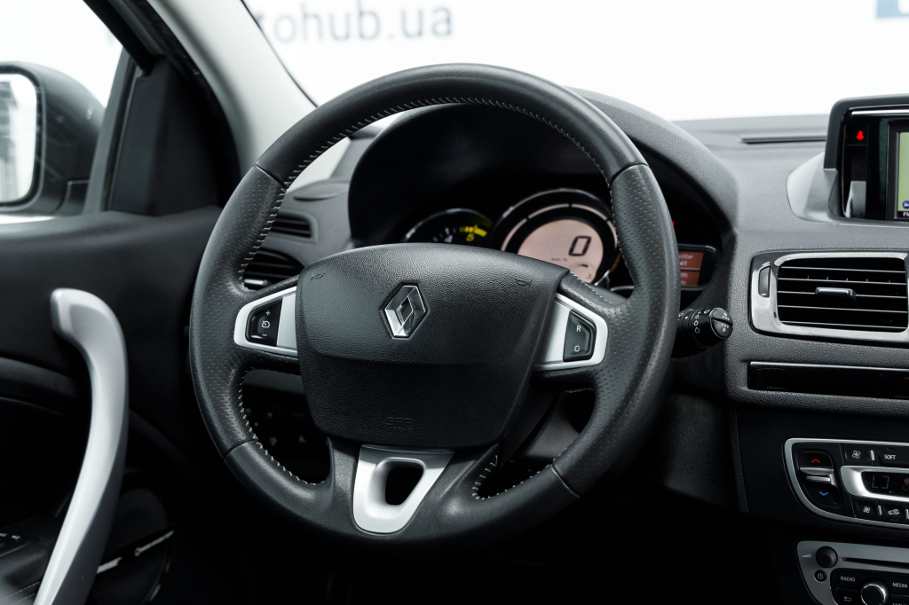 Renault Megane BOSE 2012 фото 27