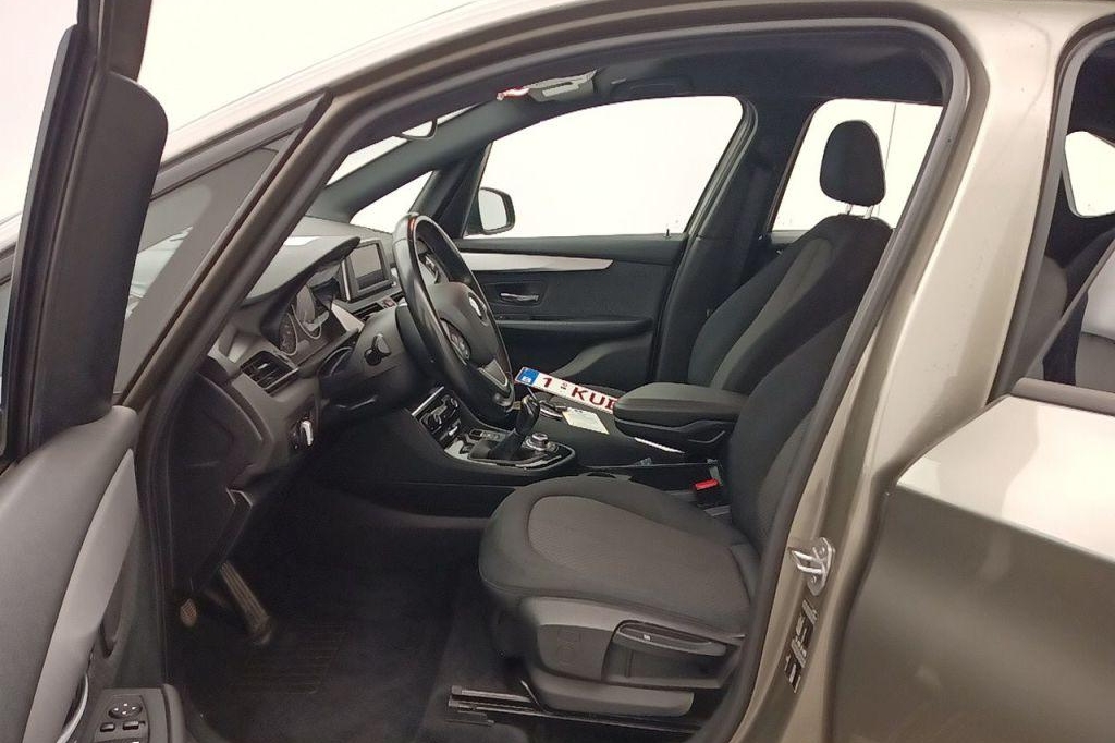 BMW 2er Active Tourer 2015 photo 3