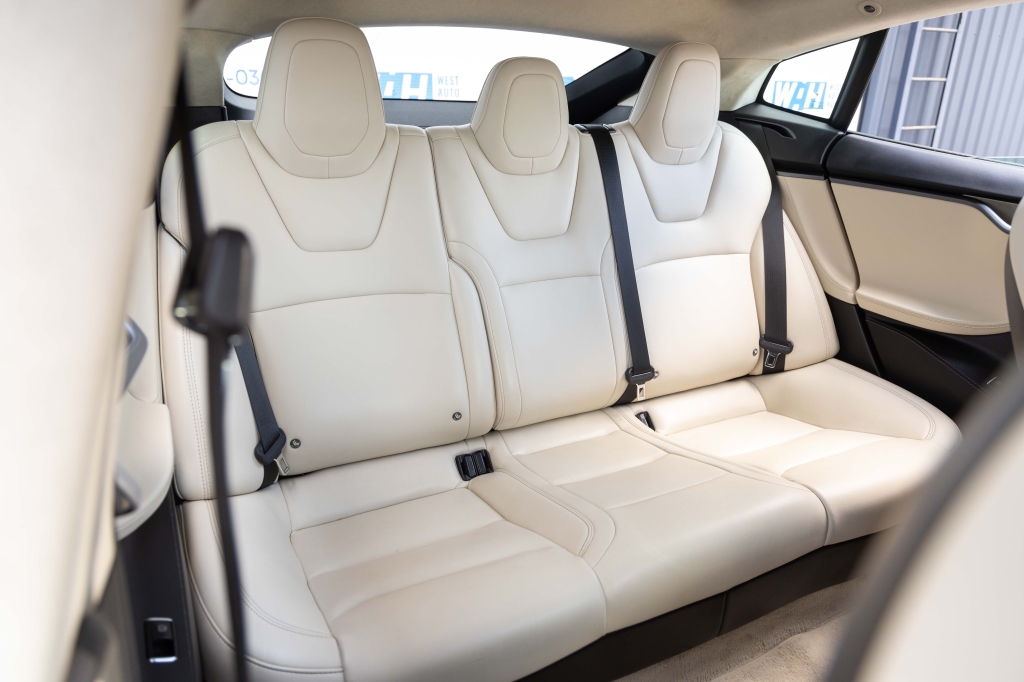 Tesla Model S 75D 2018 фото 30