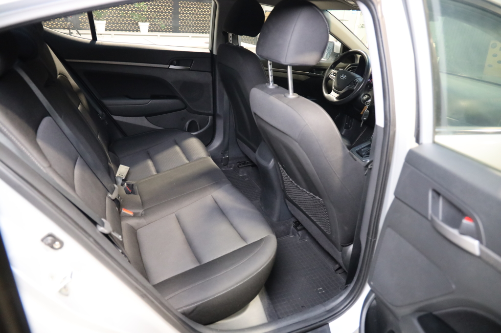 Hyundai Elantra 2016 фото 28