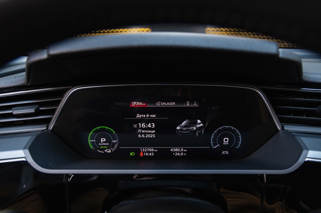 Audi e-tron 55 quattro 2019 фото 21