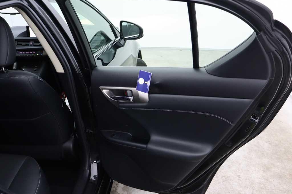 Lexus CT 2016 фото 20