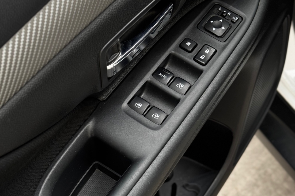 Mitsubishi Outlander 2017 фото 9