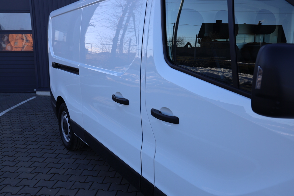 Renault Trafic 2023 фото 35