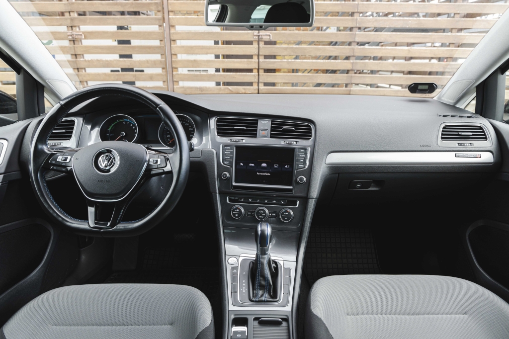 Volkswagen e-Golf 2014 фото 24