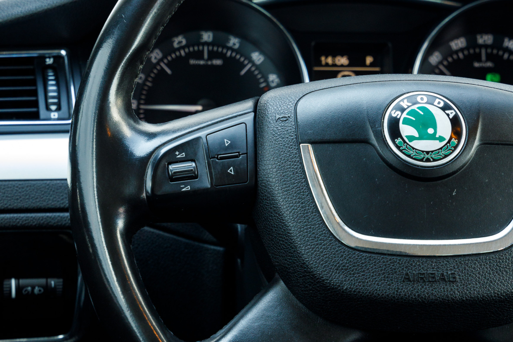 Skoda Superb 4x4 2011 фото 19