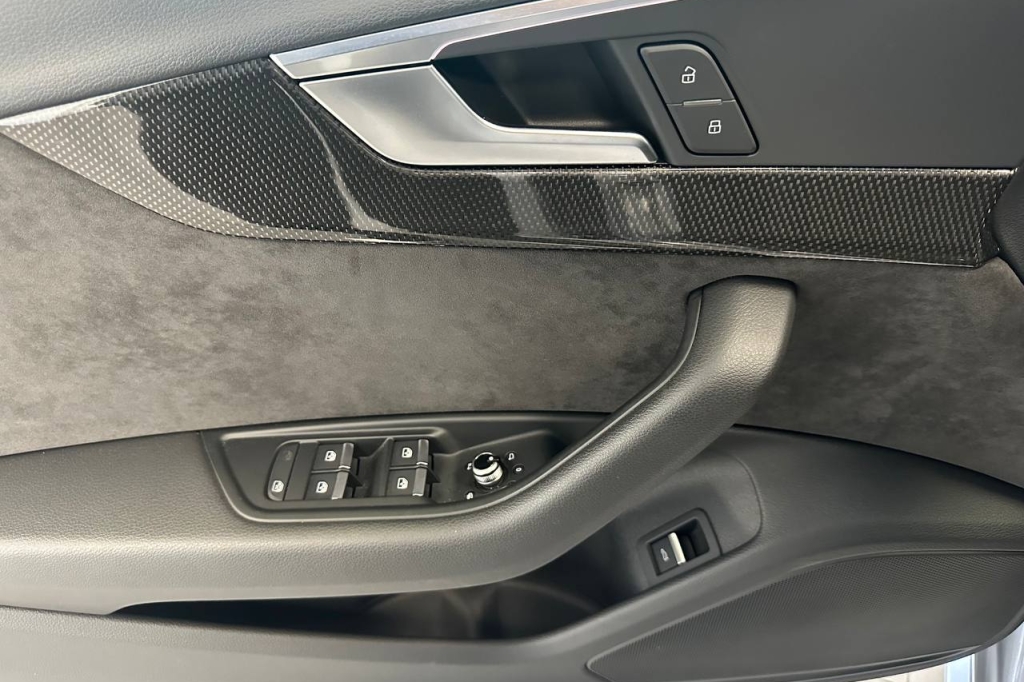 Audi S4 2017 фото 8