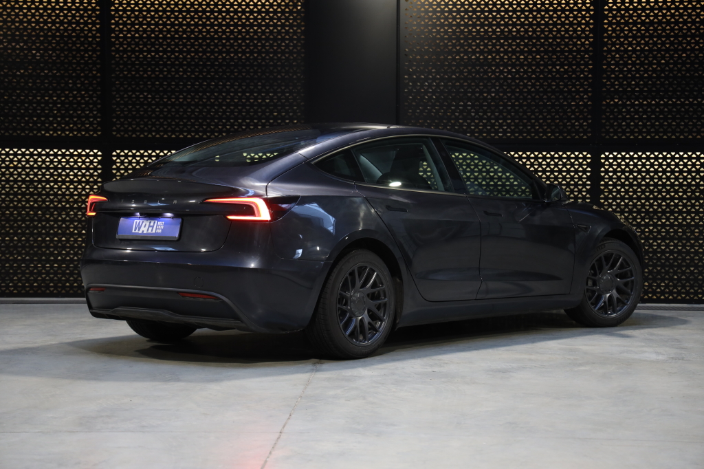 Tesla Model 3 2025 photo 7