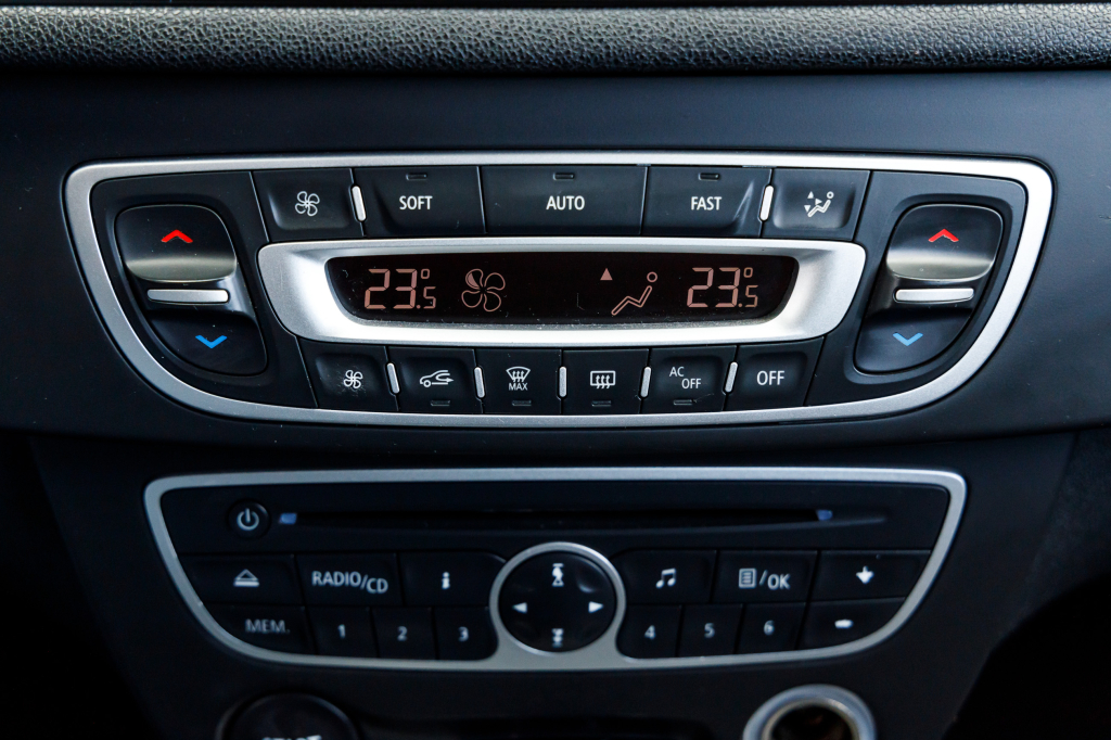 Renault Megane 2010 фото 9