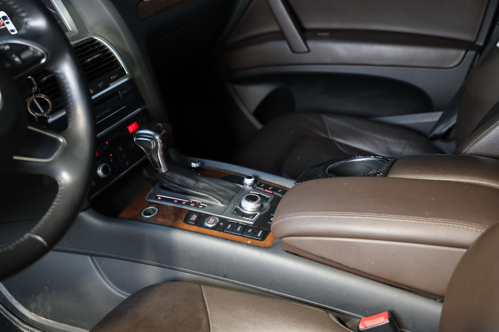 Audi Q7 2015 фото 43