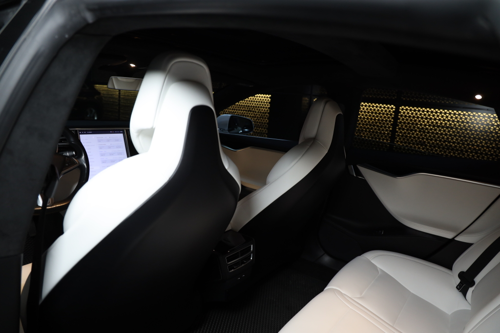 Tesla Model S 2017 фото 51