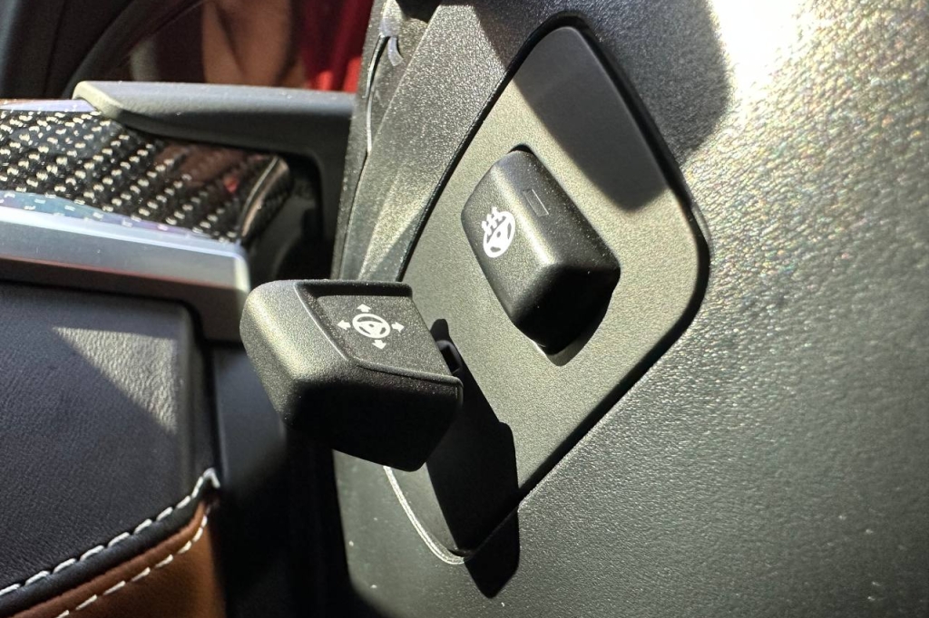 BMW M6 2012 фото 18