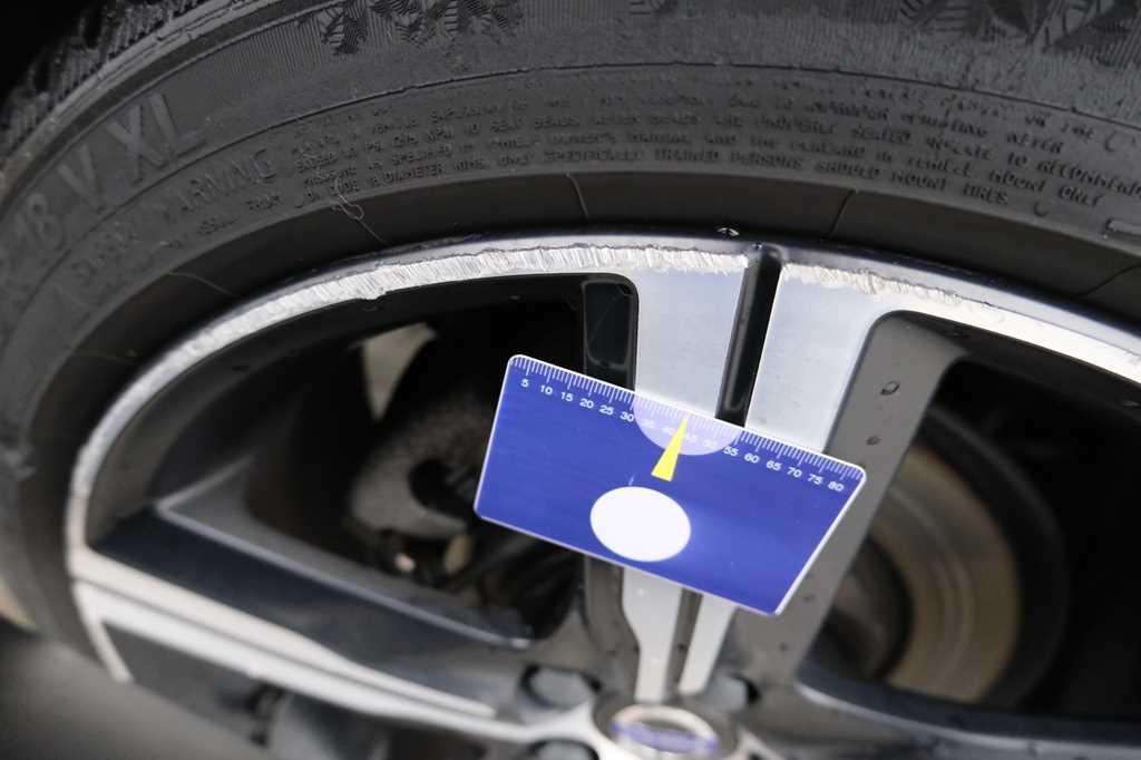 Volvo V60 2018 фото 17