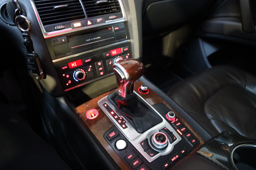 Audi Q7 2015 фото 36