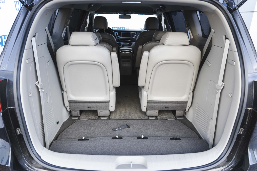 Kia Carnival 2015 фото 42