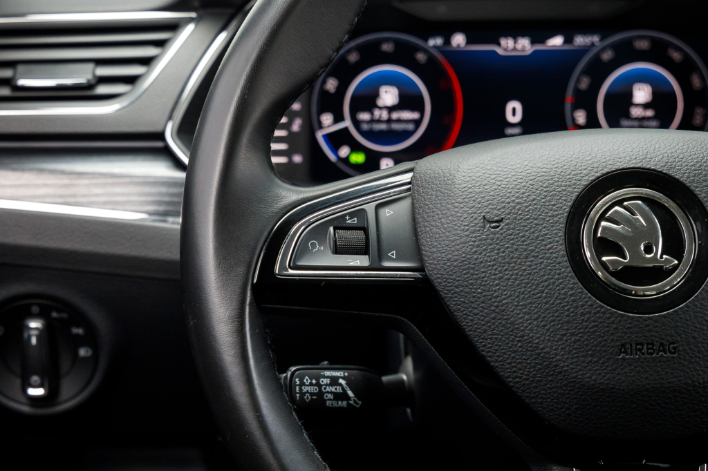 Skoda Superb 2019 photo 16