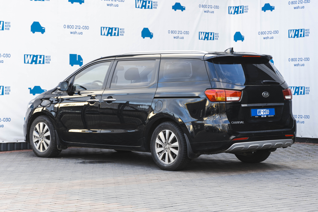 Kia Carnival 2015 фото 10