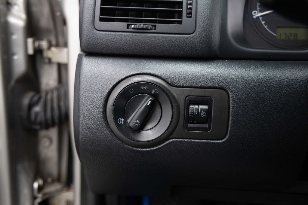 Skoda Octavia 2006 photo 14