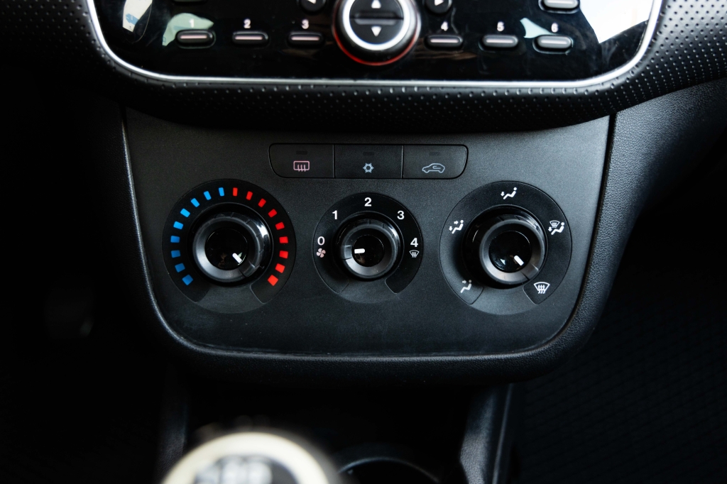 Fiat Punto Evo 2011 фото 19