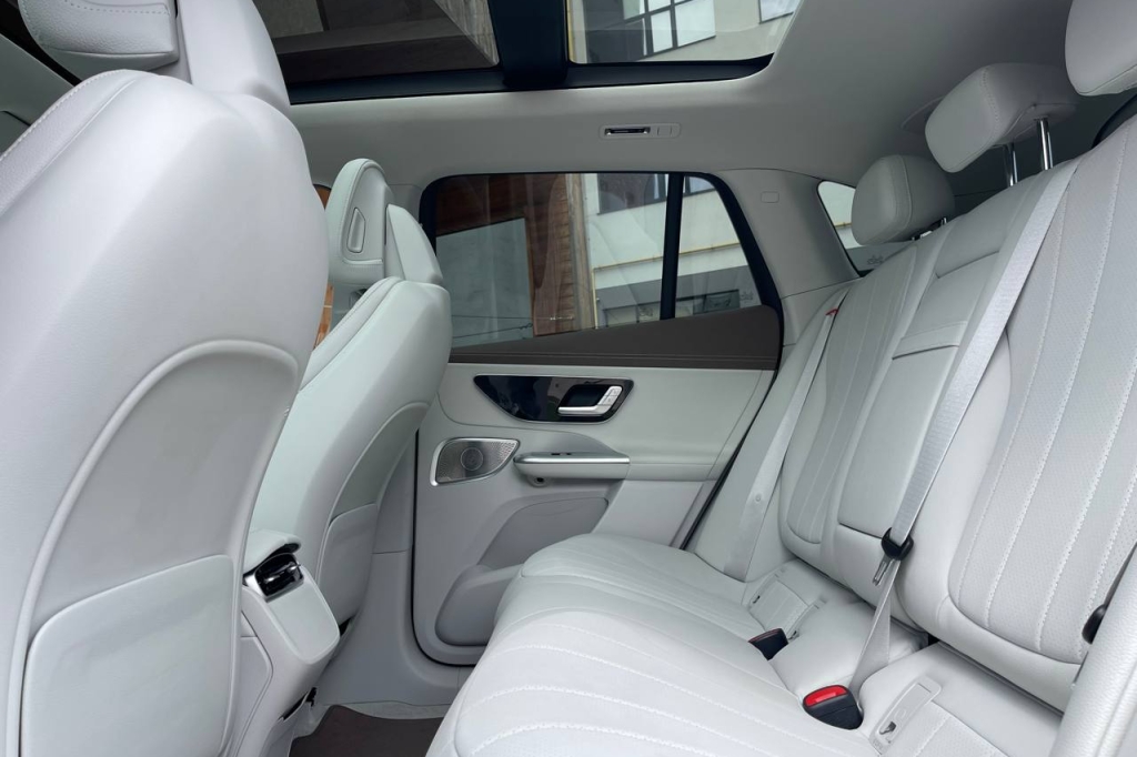 Mercedes-Benz EQE SUV 350  2023 photo 14