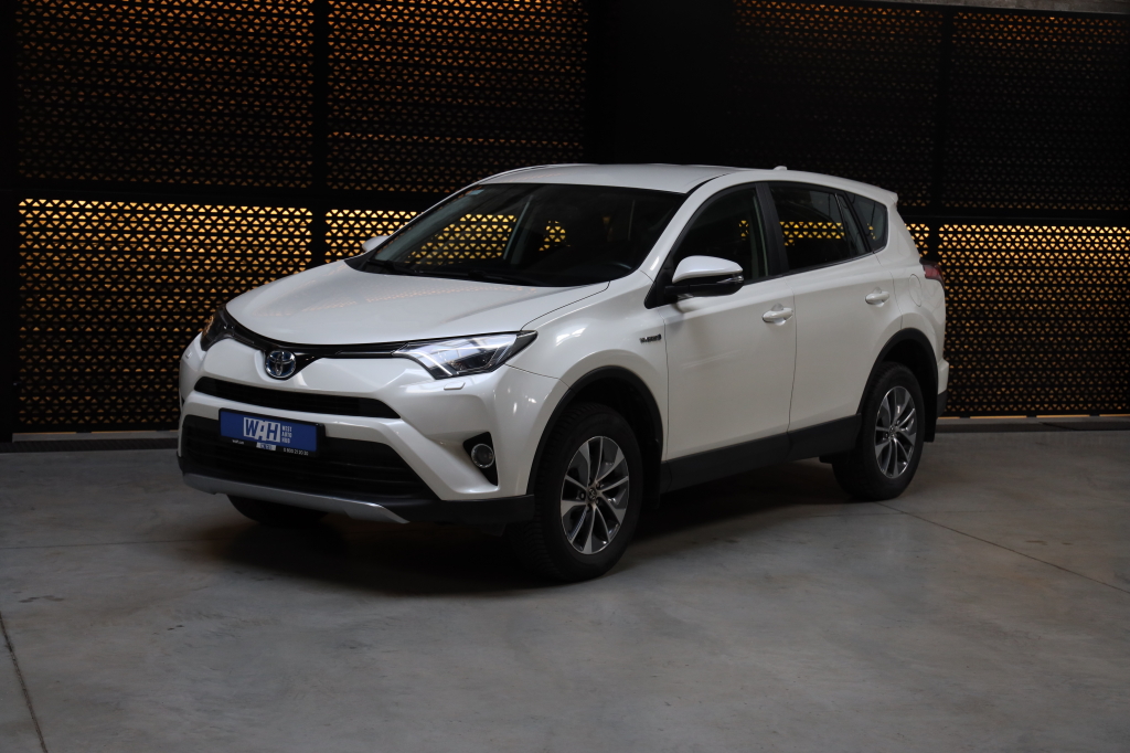 Toyota RAV4 2017 фото 2