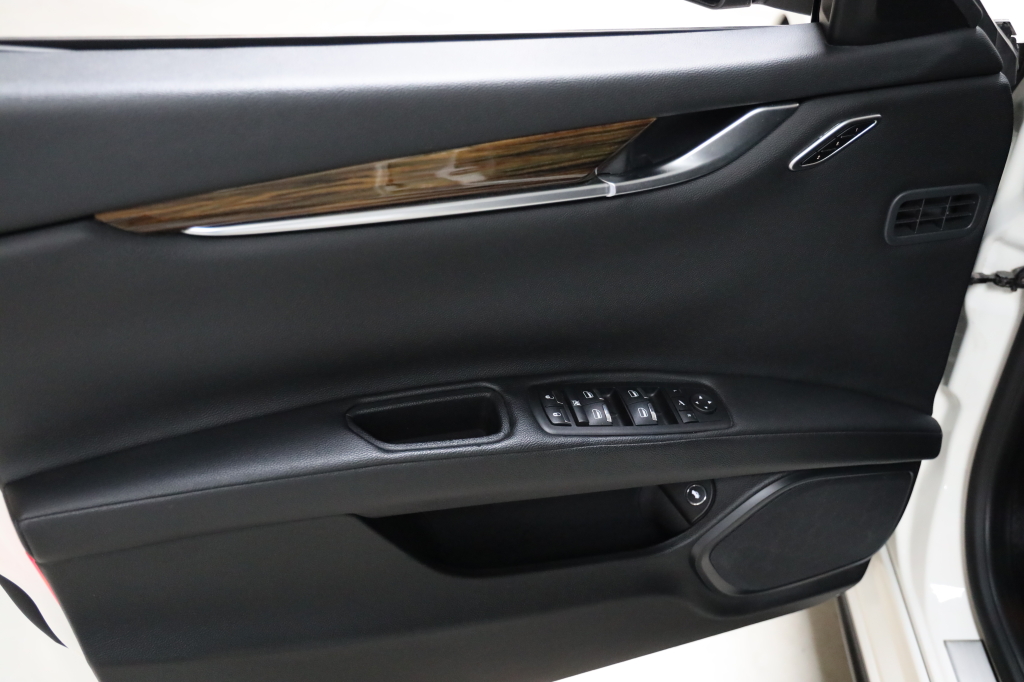 Maserati Ghibli 2013 фото 35