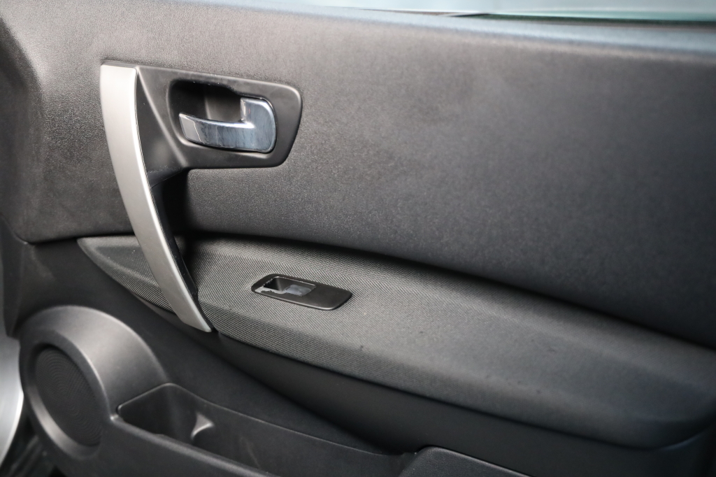 Nissan Qashqai 1.6 2013 фото 27