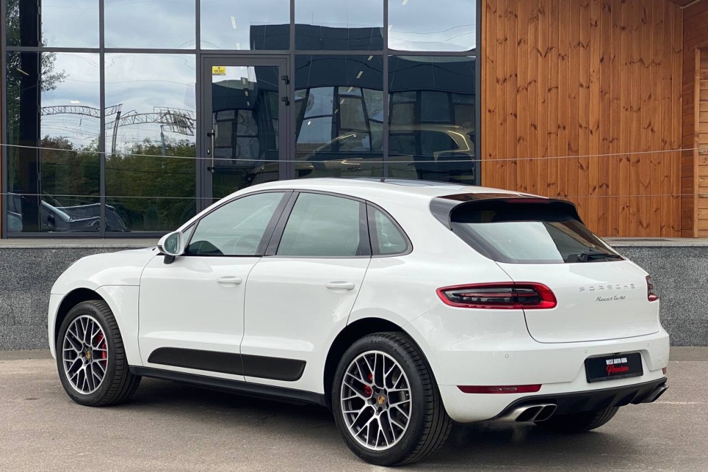 Porsche Macan Turbo 2014 photo 3