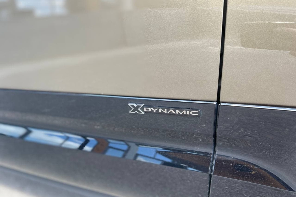 Land Rover Defender P300 XDynamic 2021 фото 23