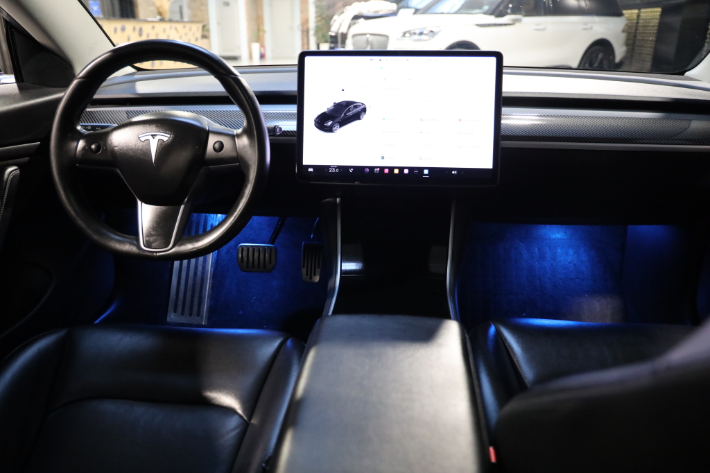 Tesla Model 3 2019 фото 39