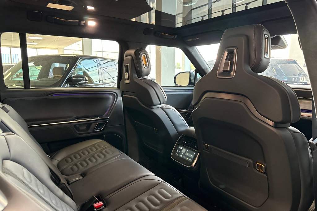 Rivian R1S 2023 photo 12