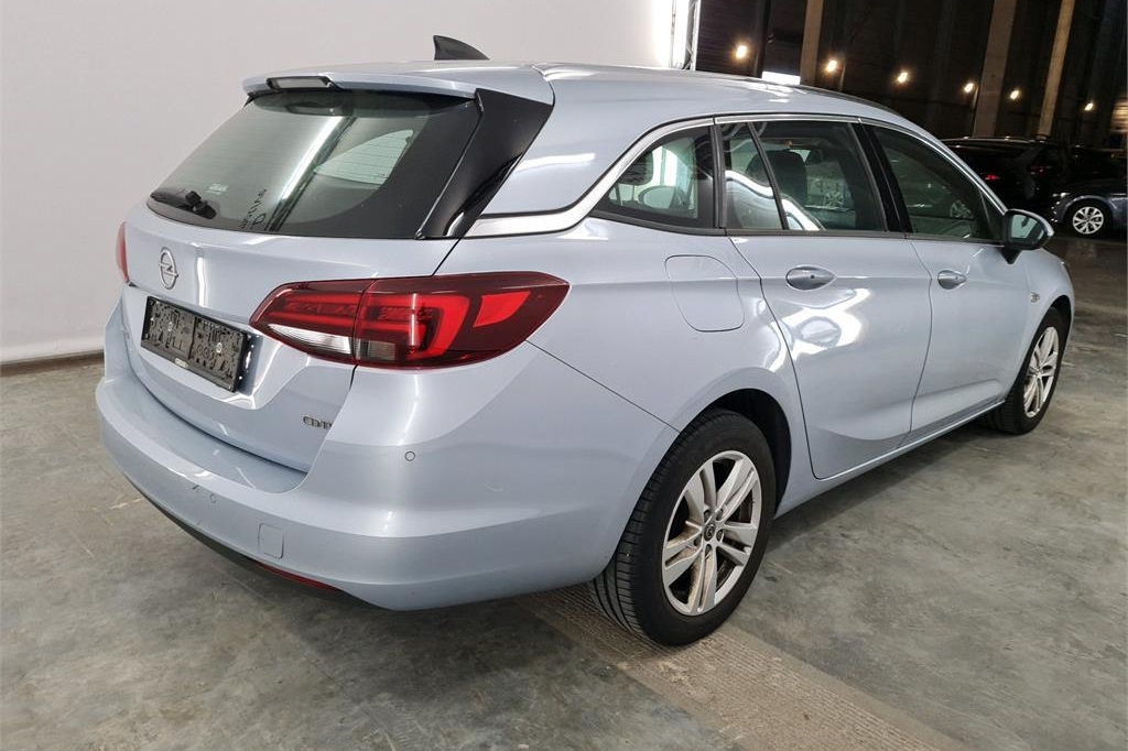 Opel Astra Sports Tourer 2016 фото 3