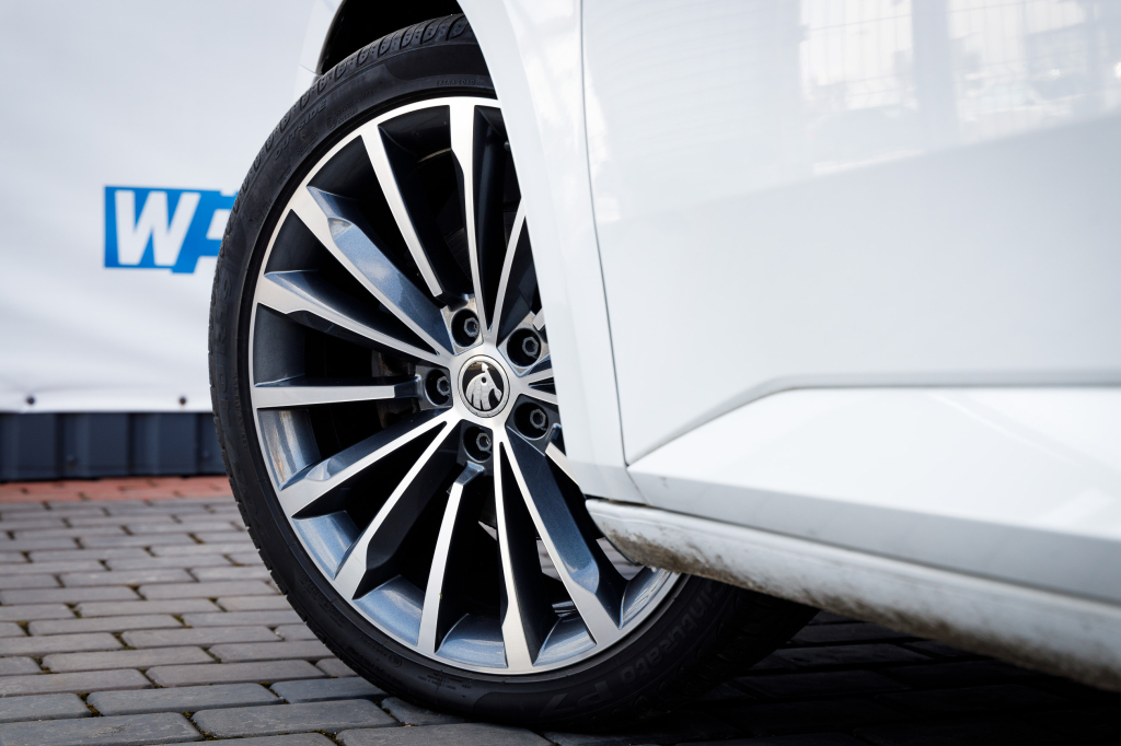 Skoda Superb Laurin & Klement 4x4 2015 фото 8