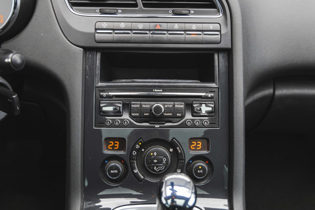 Peugeot 5008 2012 photo 31