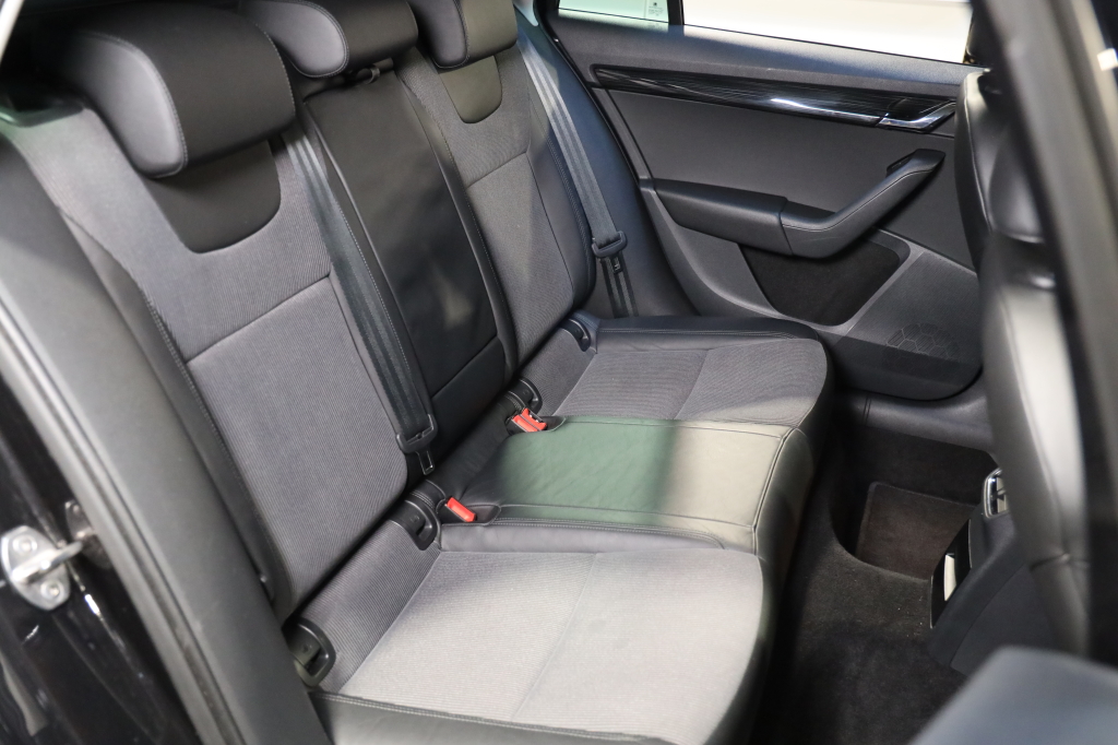 Skoda Octavia 2019 фото 24