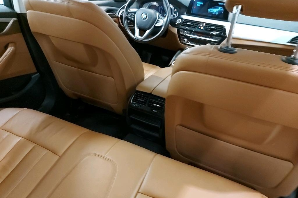 BMW 5er Touring 2017 photo 32