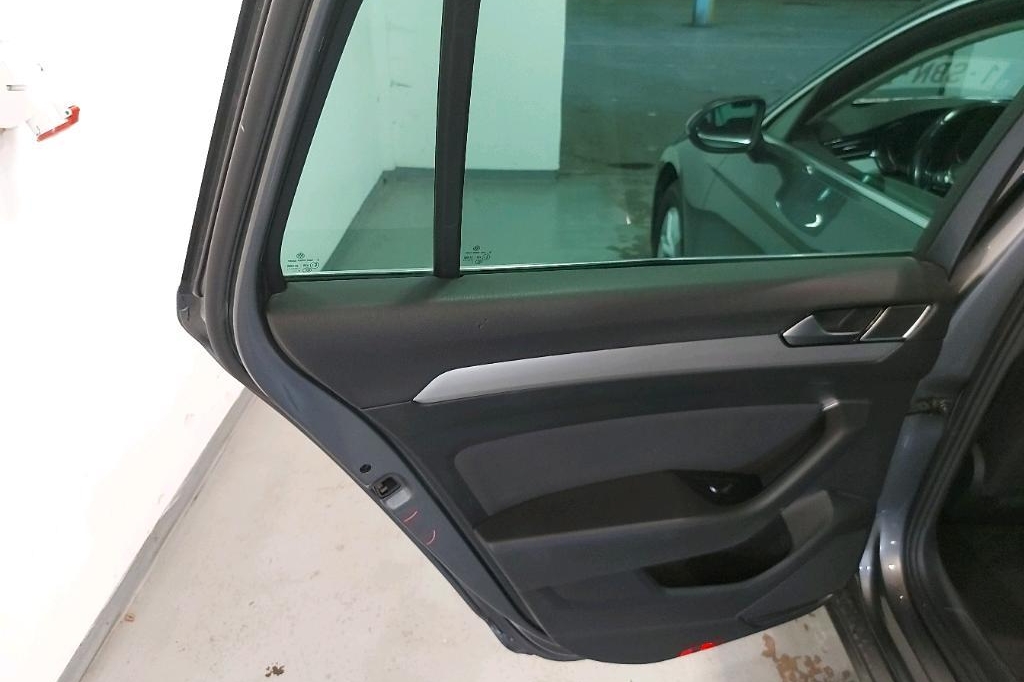 Volkswagen Passat Variant 2017 фото 12