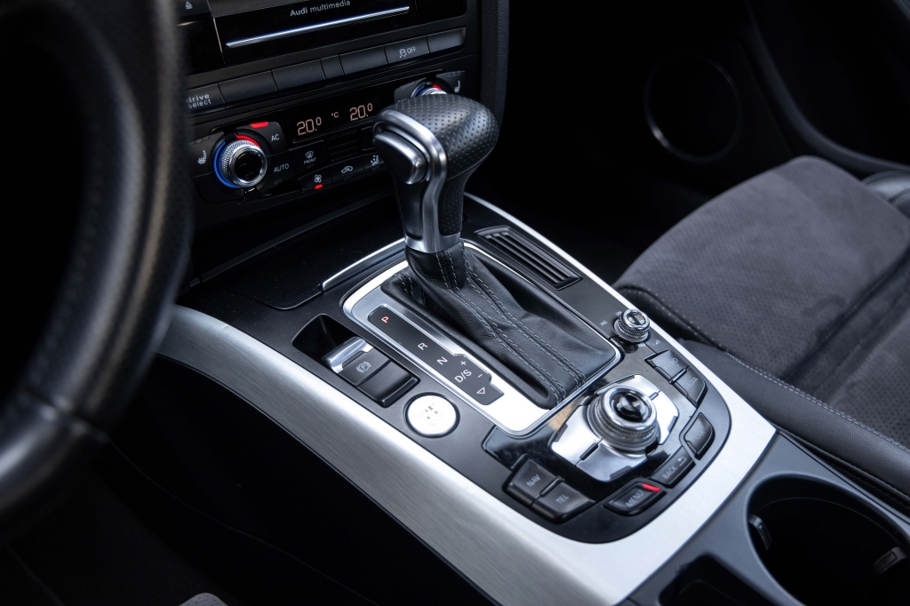 Audi A4 S line 2014 photo 29