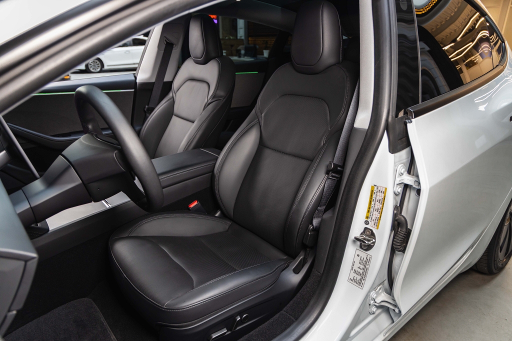 Tesla Model 3 2024 фото 14