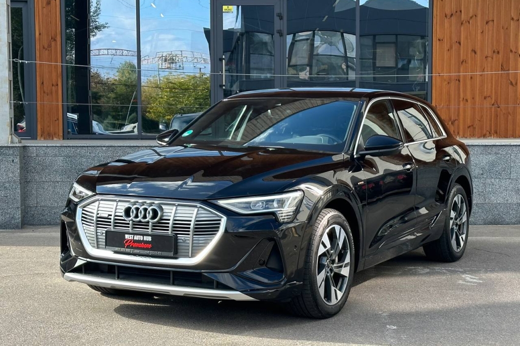 Audi e-tron 71 kWh  Quattro S-Line  2021 photo 2