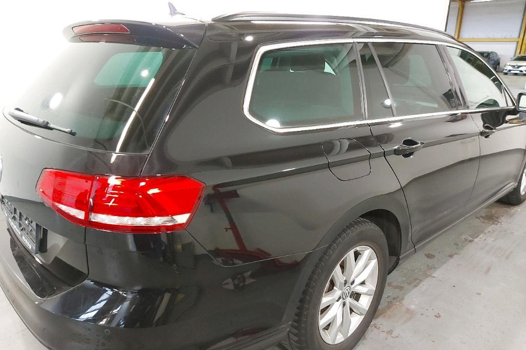 Volkswagen Passat Variant 2016 photo 34