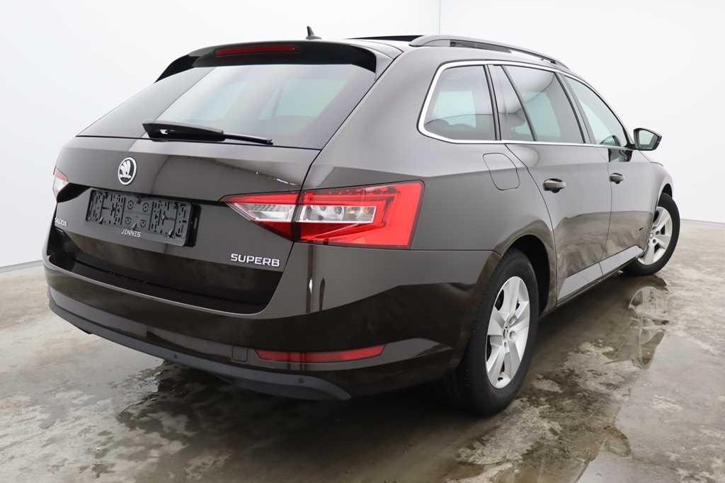 Skoda Superb Combi 2016 фото 6