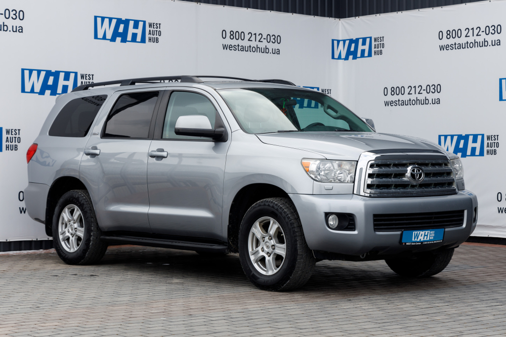 Toyota Sequoia SR5 2012 photo 2